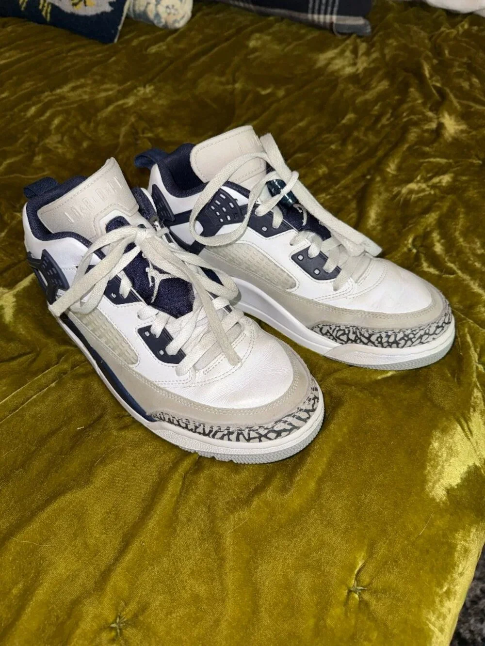 Nike Jordan Spizike Low in White Midnight Cement Grey Colorway
